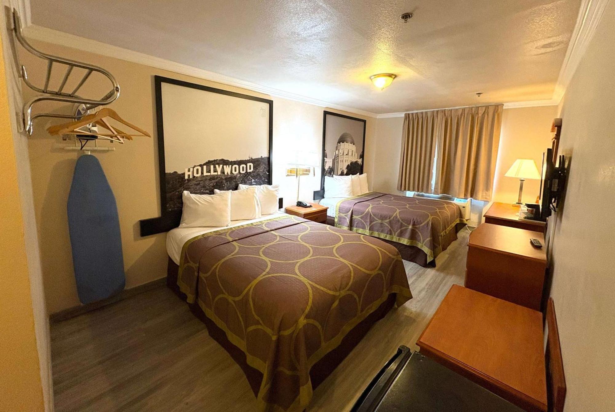 Super 8 By Wyndham Hollywood/La Area Motel Лос Анджелис Екстериор снимка